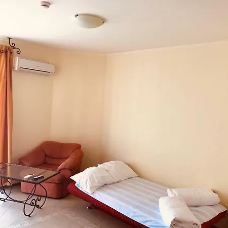 Apartment Apartment *