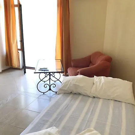Apartment Apartment *